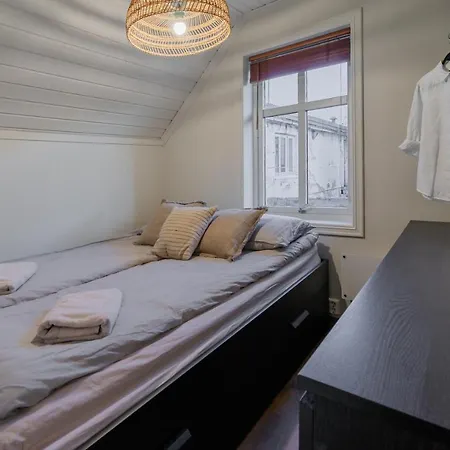 Charming And Bright Apartment In Alesund City Exterior photo